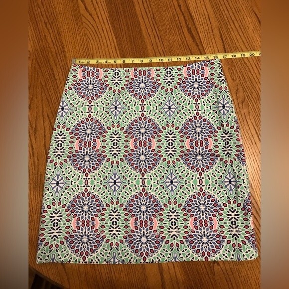 Talbots Colorful Stained Glass Kaleidoscope Fitted Pencil Above Knee Skirt - Picture 11 of 13